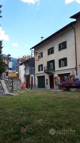 Bardonecchia ampio quadrilocale arredato centrale