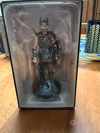 preziosa collezione action figure Avengers