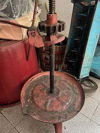 Pressa, Tino, Torchio a leva