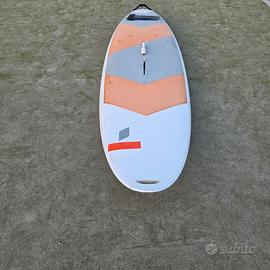 Tavola da windsurf di marca TAHE da 185 Litri