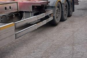 Semirimorchio porta container