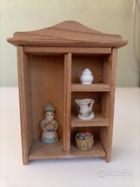 Casa delle bambole vintage in miniatura