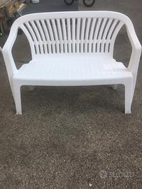 Panchina in plastica