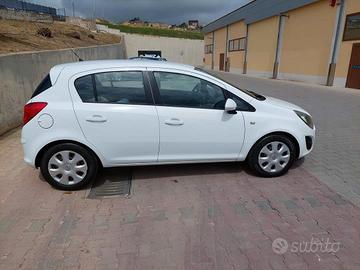 OPEL Corsa 2015 perfetta distbuzione fatta euro5b