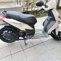 scooter Aprilia.