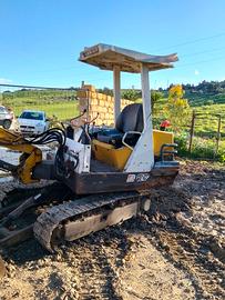 miniescavatore yamer 27 qlb 