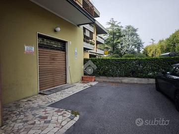 NEGOZIO A BRESCIA