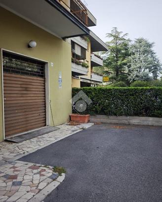 NEGOZIO A BRESCIA