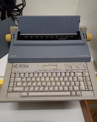 Macchina Da Scrivere Vintage - Olivetti ET Persona