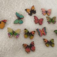 Bottoni a forma di farfalla colorata