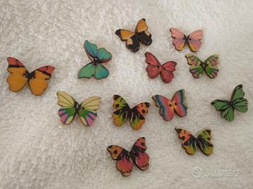 Bottoni a forma di farfalla colorata