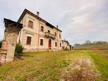 Rustico / Casale di 110 m² con 2 locali e box auto