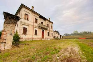 Rustico / Casale di 110 m² con 2 locali e box auto