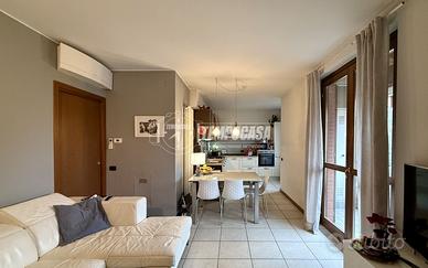 TRILOCALE SU DUE LIVELLI CON BOX DOPPIO E CANTINA