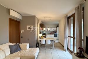 TRILOCALE SU DUE LIVELLI CON BOX DOPPIO E CANTINA