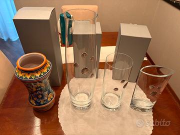 Fioriere in vetro e vaso in ceramica