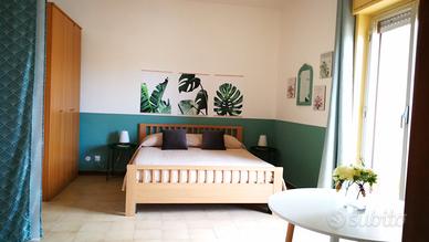 Luminoso monovano arredato zona civico unipa