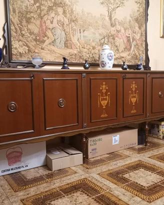Credenza vintage con intarsi