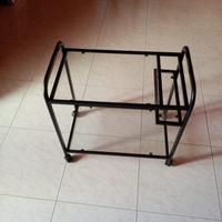 Carrello con ruote in vetro e metallo