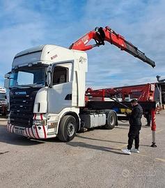 Trattore SCANIA R 500 CON GRU FASSI F 480
