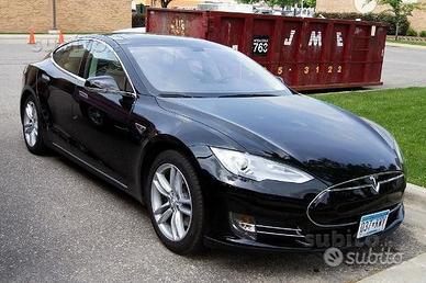 Parabrezza Tesla Model S da 2012 in poi