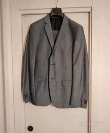vestito gessato grigio