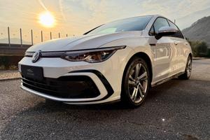 Volkswagen Golf 8 2.0 TSI DSG 4Motion R-Line