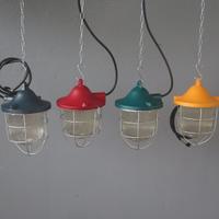 LAMPADA INDUSTRIALE RESTAURATA CON CAMPANA IN VETR