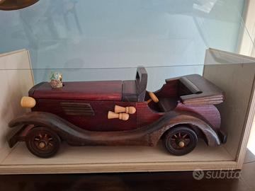 Modellino artigianale di auto d'epoca