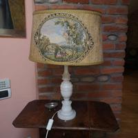 Lampada in marmo bianco