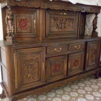 Credenza con alzata in stile Neorinascimentale