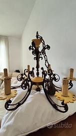 Lampadario vintage ottone brunito e resina Barocco