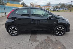 TOYOTA Aygo Connect 1.0 VVT-i 72 CV 5 porte x-play