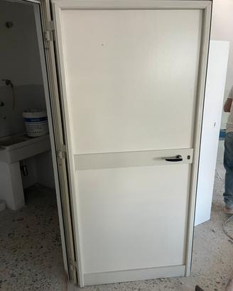 Porte in alluminio complete telaio e maniglie