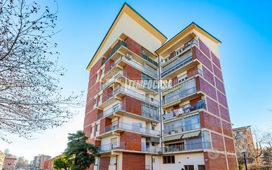 Ampio quadrilocale piano alto libero subito