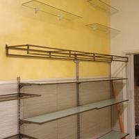 Vetrina in ferro leggero e vetri