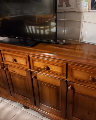 Credenza in legno massello