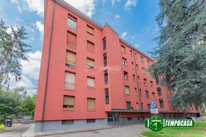 2 locali con cucina separata e 2 balconi.