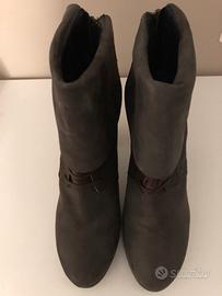 Stivaletto in camoscio Tosca Blu tg 39