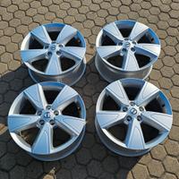 Cerchi in lega Volvo da 17