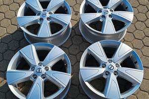 Cerchi in lega Volvo da 17