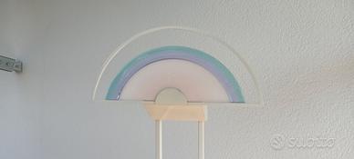 Lampada da pavimento.