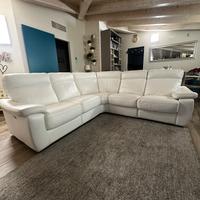 Divano in pelle angolare elettrico