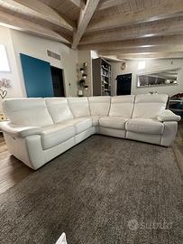 Divano in pelle angolare elettrico