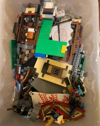 ≈11kg lego smistati + 4 lego set completi (quasi)