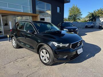 VOLVO - XC40 - T2 Momentum pro manuale N1