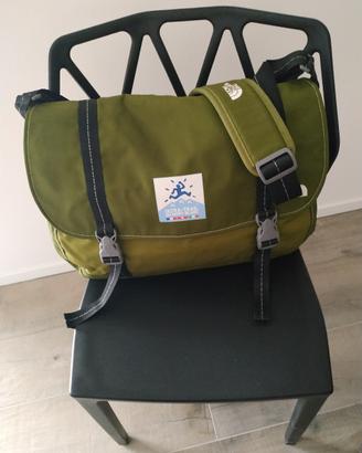 The North Face borsa impermeabile con tracolla