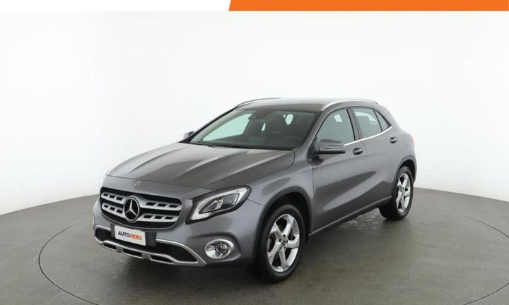 MERCEDES-BENZ GLA 180 KT29556