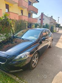 VOLVO V40 D2 DIESEL-Full Optional