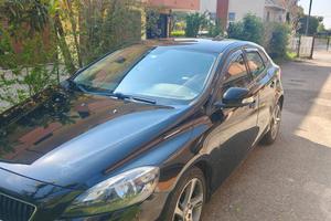 VOLVO V40 D2 DIESEL-Full Optional